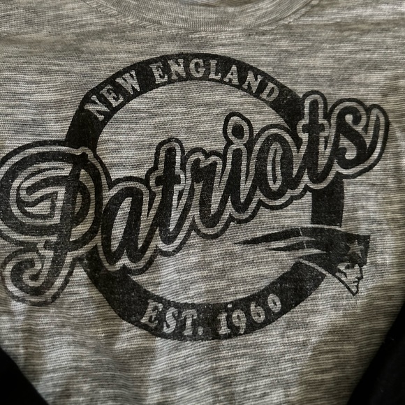 47 Brand women’s medium New England Patriots long sleeve top and lanyard NWT - Picture 2 of 4
